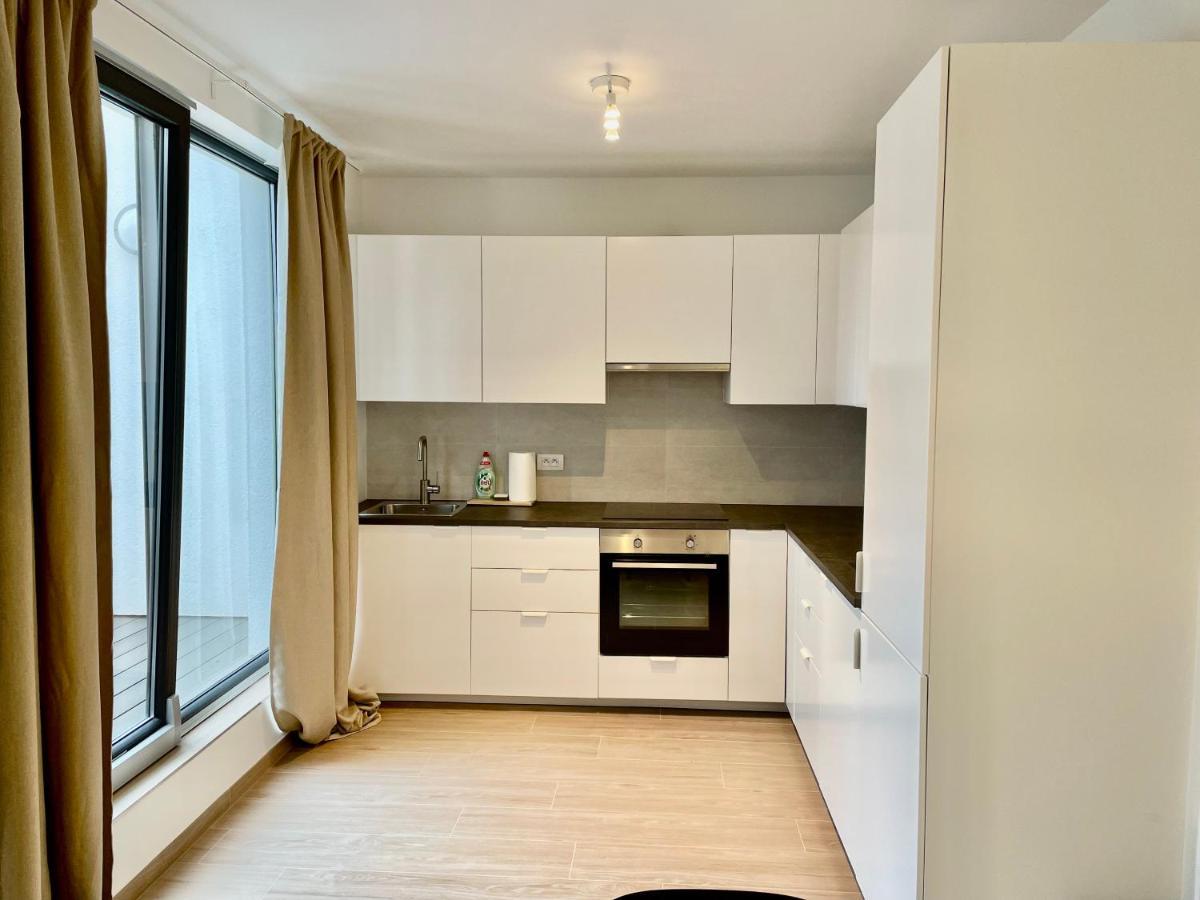 Oneluxstay Near Fashion District Антверпен Экстерьер фото