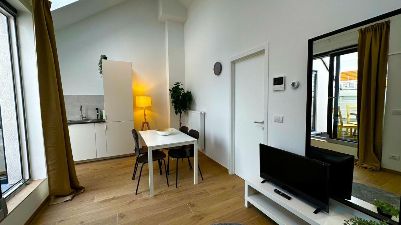 Oneluxstay Near Fashion District Антверпен Экстерьер фото