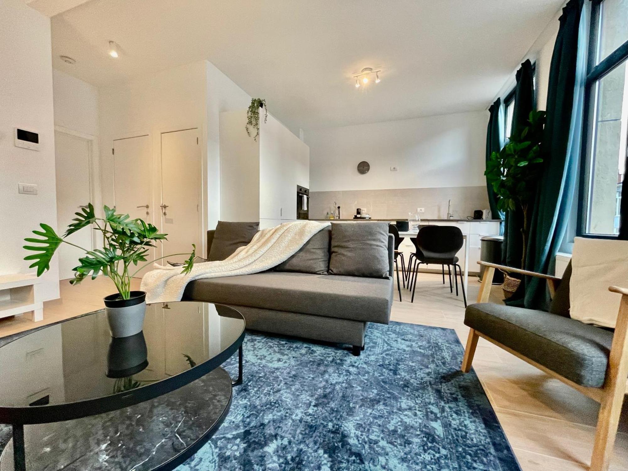 Oneluxstay Near Fashion District Антверпен Экстерьер фото